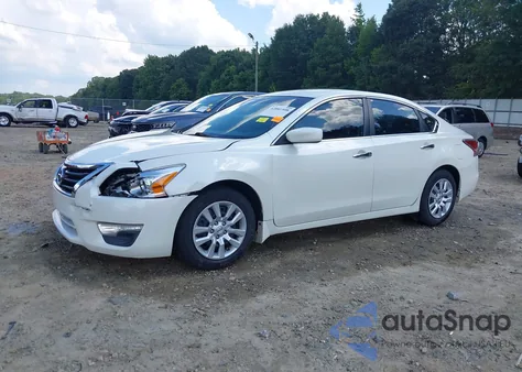 2015 Nissan Altima 2.5 S z USA, uszkodzony, nr VIN 1N4AL3AP7FC267447